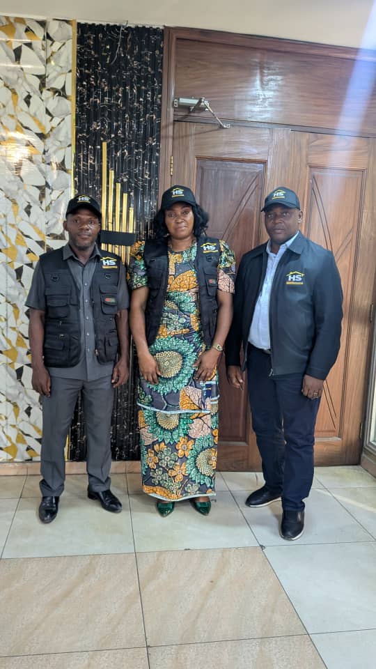 Équipe House Service en photo officielle à Kinshasa